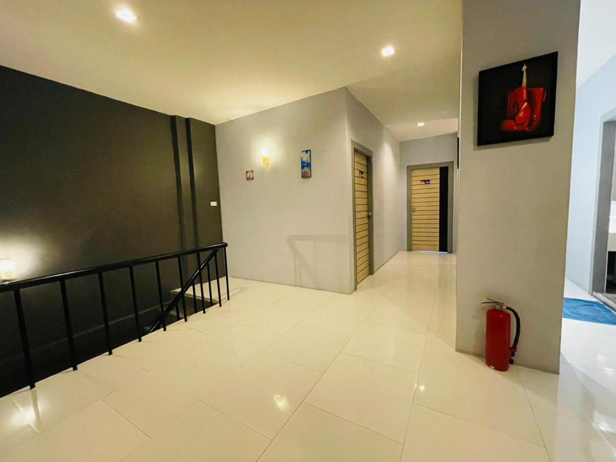 Rabbitel Phuket Hostel Exterior photo