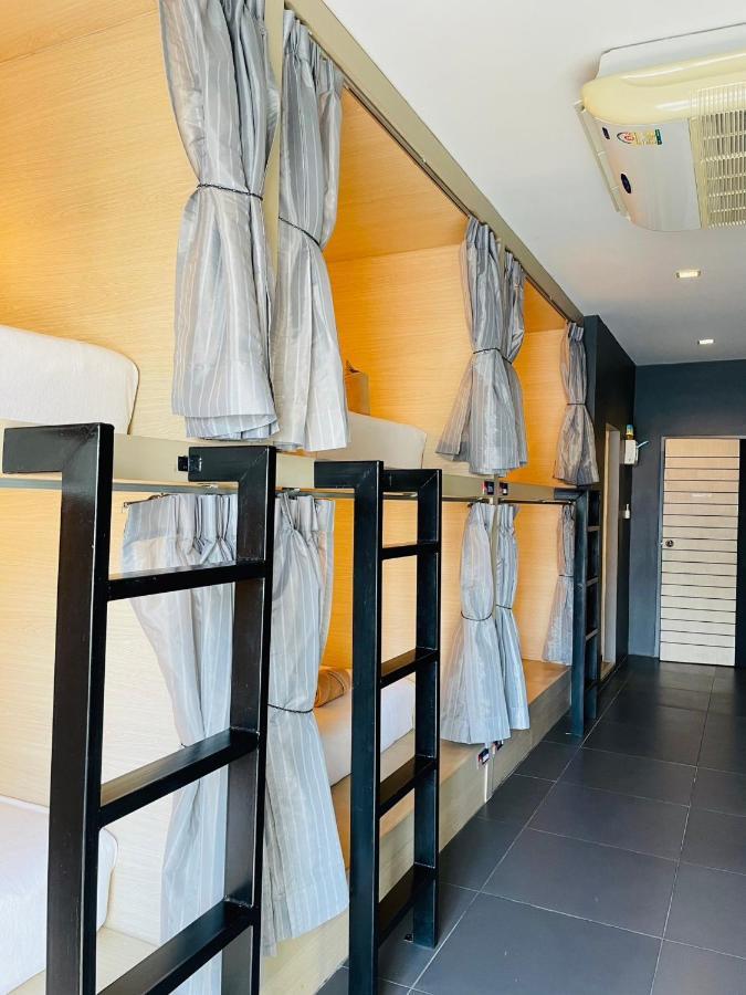 Rabbitel Phuket Hostel Exterior photo